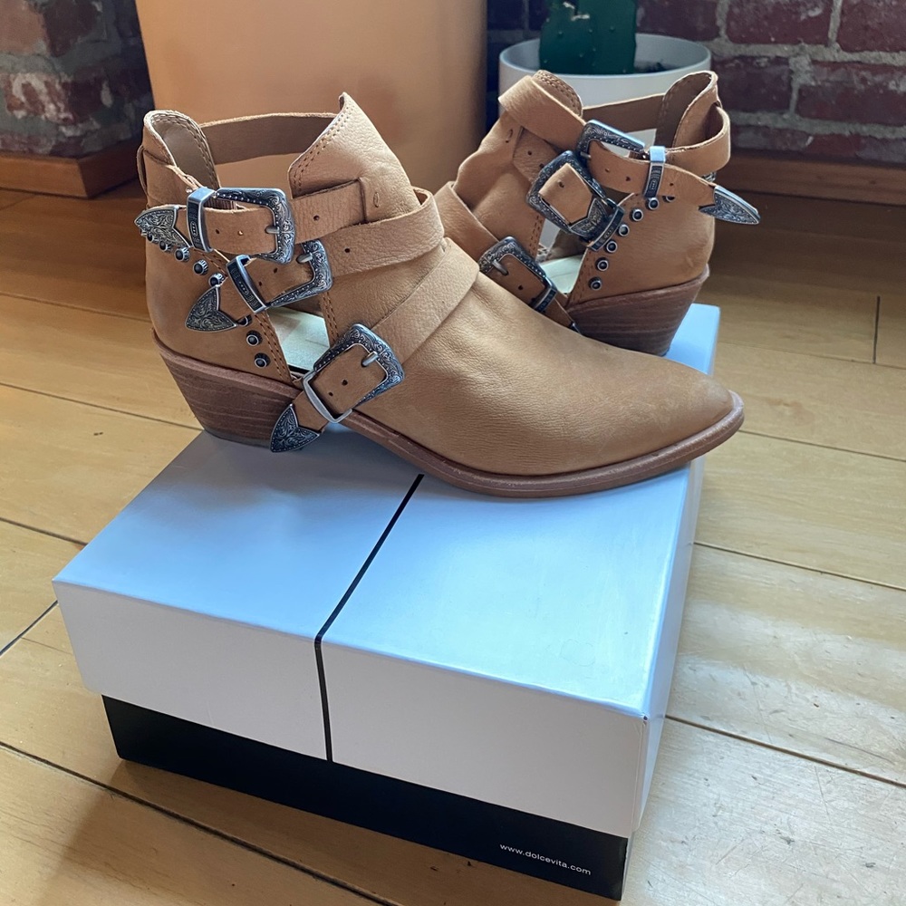 Dolce Vita Spur Booties in Saddle Nubuck